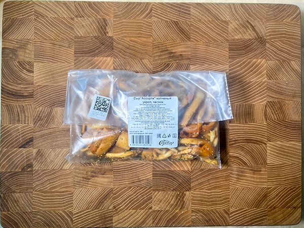 Сыр 150 гр ГОРНЫЙ СЫРОВАР (Ассорти копчёный с укропом и чесноком) в Томске