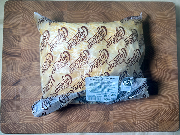 Сыр 1 кг ГОРНЫЙ СЫРОВАР (Паутинка со вкусом красной икры) в Томске